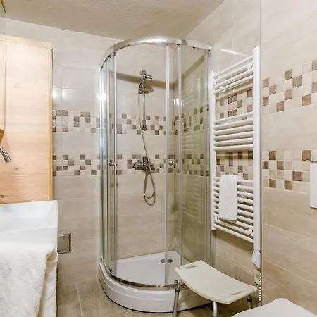 Paradiso 2 Hotel 4*